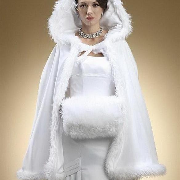 2020 New Stunning Hooded Bridal Capes Christmas Wedding Cloaks